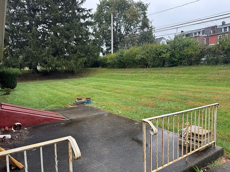 1035 Ridge Ave — Photo 55