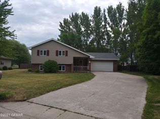 116 Apple Tree Ct, Thief River Falls, MN 56701