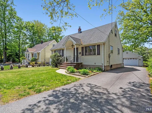 118 Franklin Tpke, Waldwick, NJ 07463