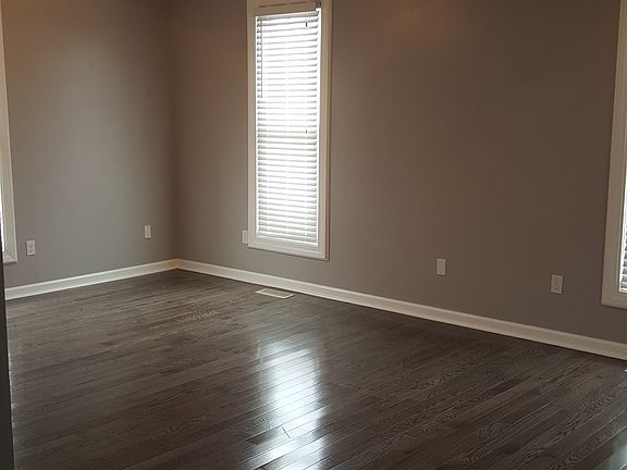 4th image of 229 W Walnut St