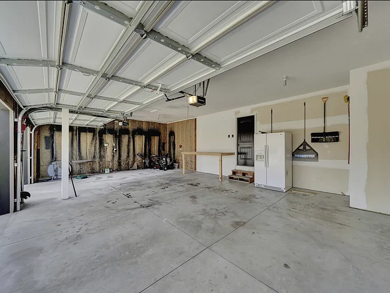 7339 Yankee Woods Dr — Photo 32