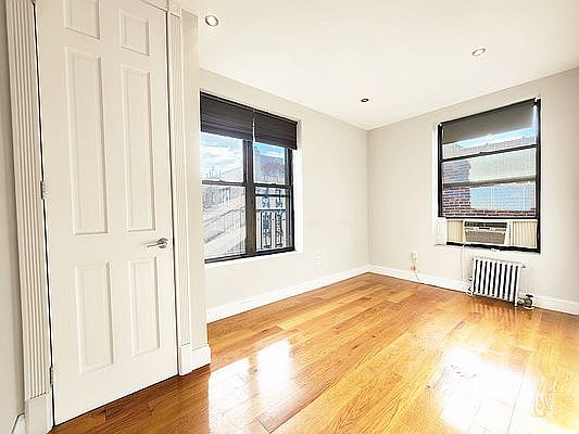 3rd image of 815 W 180th St #544