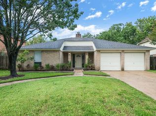 15210 Silverman St, Webster, TX 77598