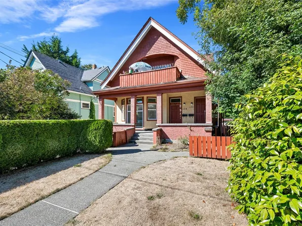124 Saint Andrews St, Victoria, BC V8V 2M7