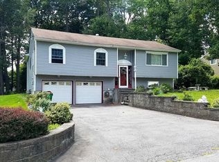7 Ricky Ln, Poughkeepsie, NY 12601