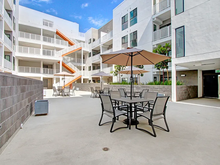 Watermark Apartments — Photo 12