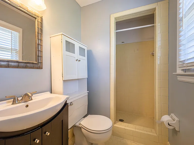 407 Holly Dr — Photo 17
