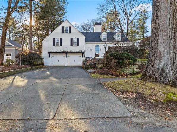 146 Arnold Rd, Newton, MA 02459