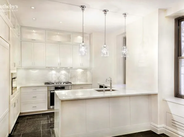 36 Gramercy Park East image 13 of 17