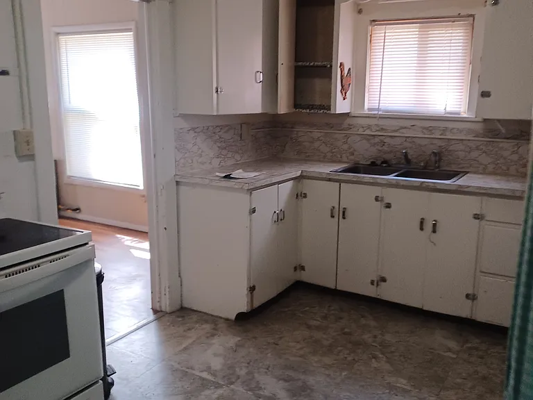 313 Alamosa Ave — Photo 7