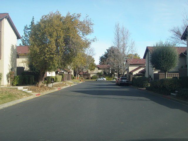 2nd image of 311 Acorn Ct