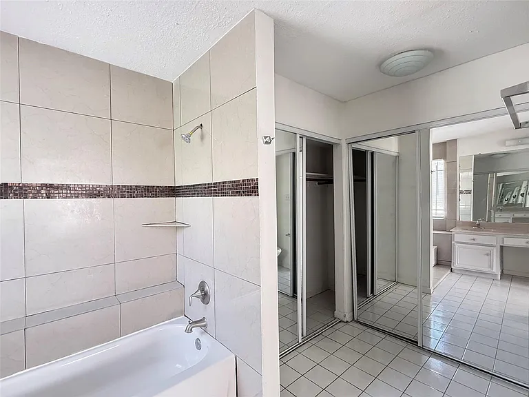 10106 Pear Limb Dr — Photo 14