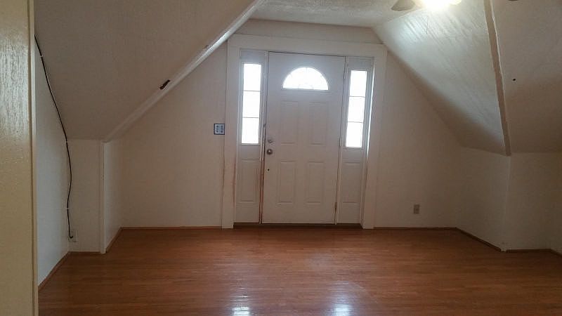 Building Photo 3