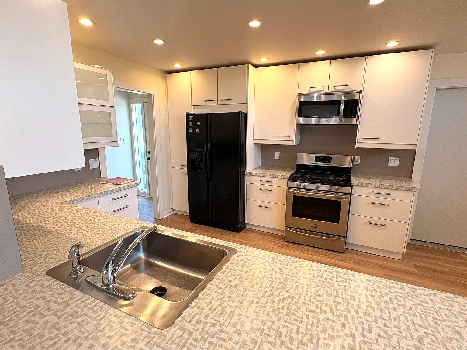 3 bed, 1450 sqft, $1,850 — Photo 3