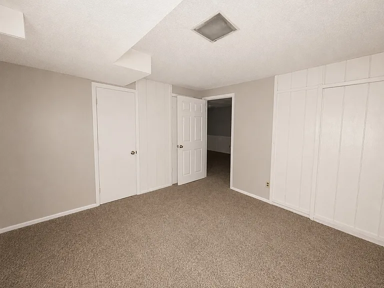 994 S Oakland Ct — Photo 27