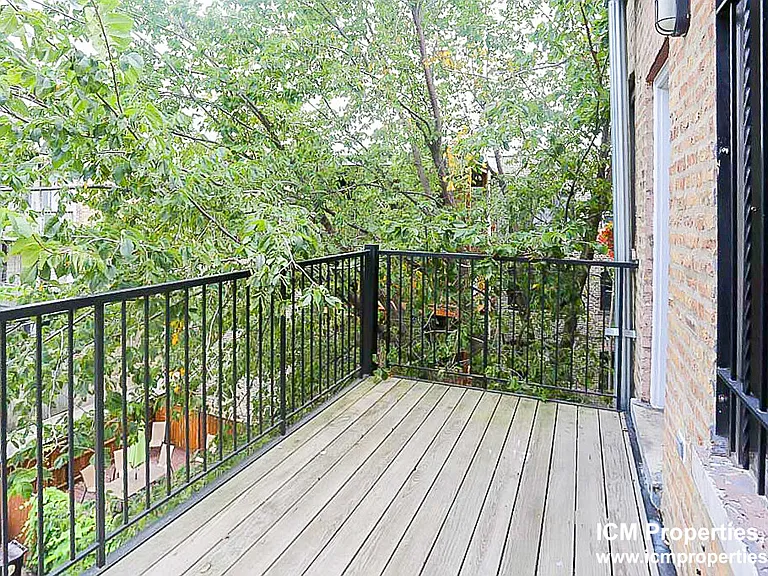 3700 N Wilton Ave #3 — Photo 3