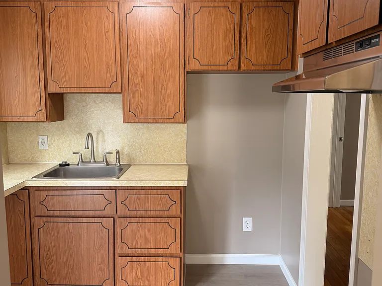 21826 Cushing Ave — Photo 7