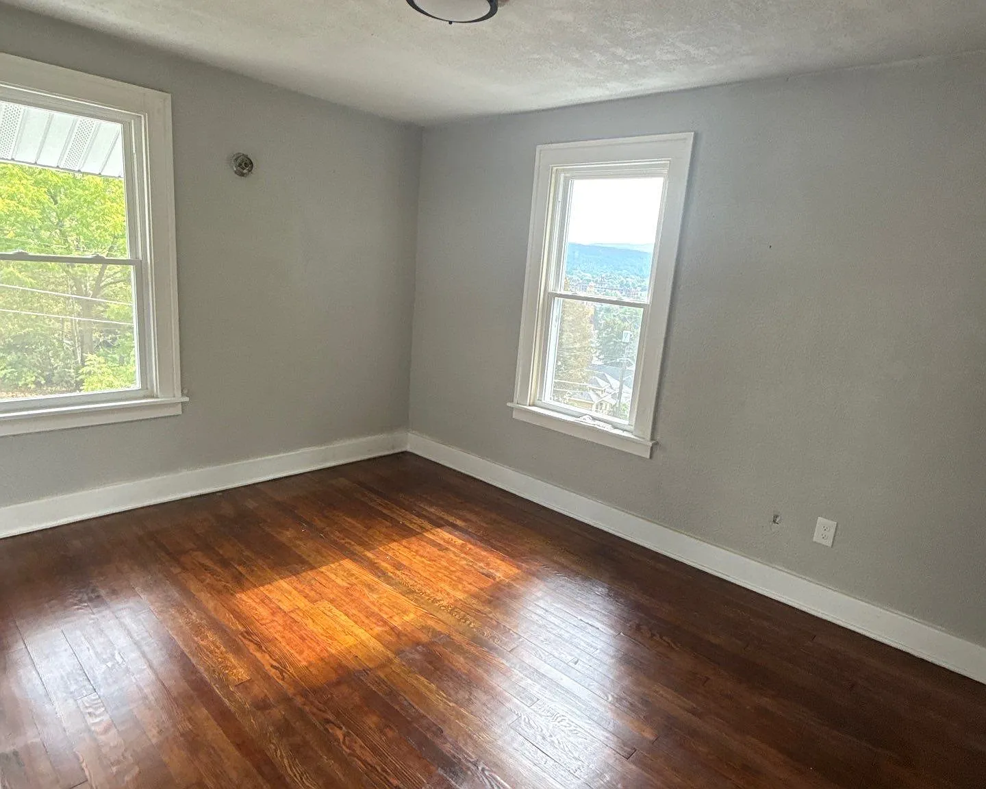 3 bed, 1200 sqft, $1,875 — Photo 3