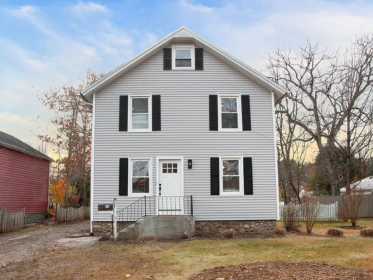 19 Fairview St — Photo 38