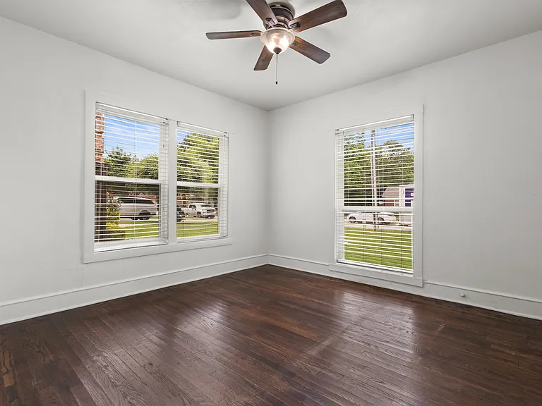 301 Maple St — Photo 12