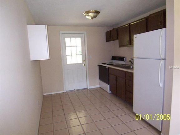 3rd image of 1922 Taylor Ln