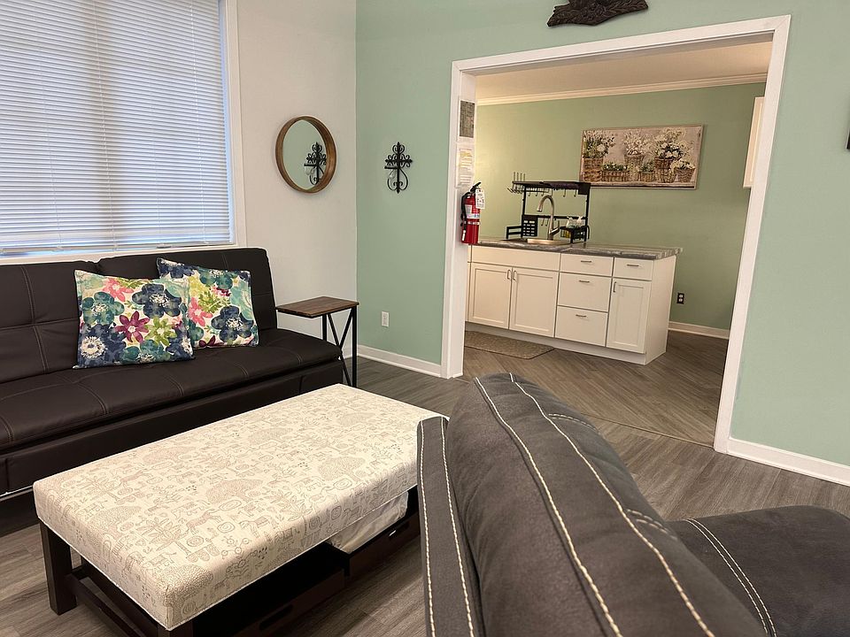 430 W Center St Douglas, MI Zillow Apartments for Rent in Douglas