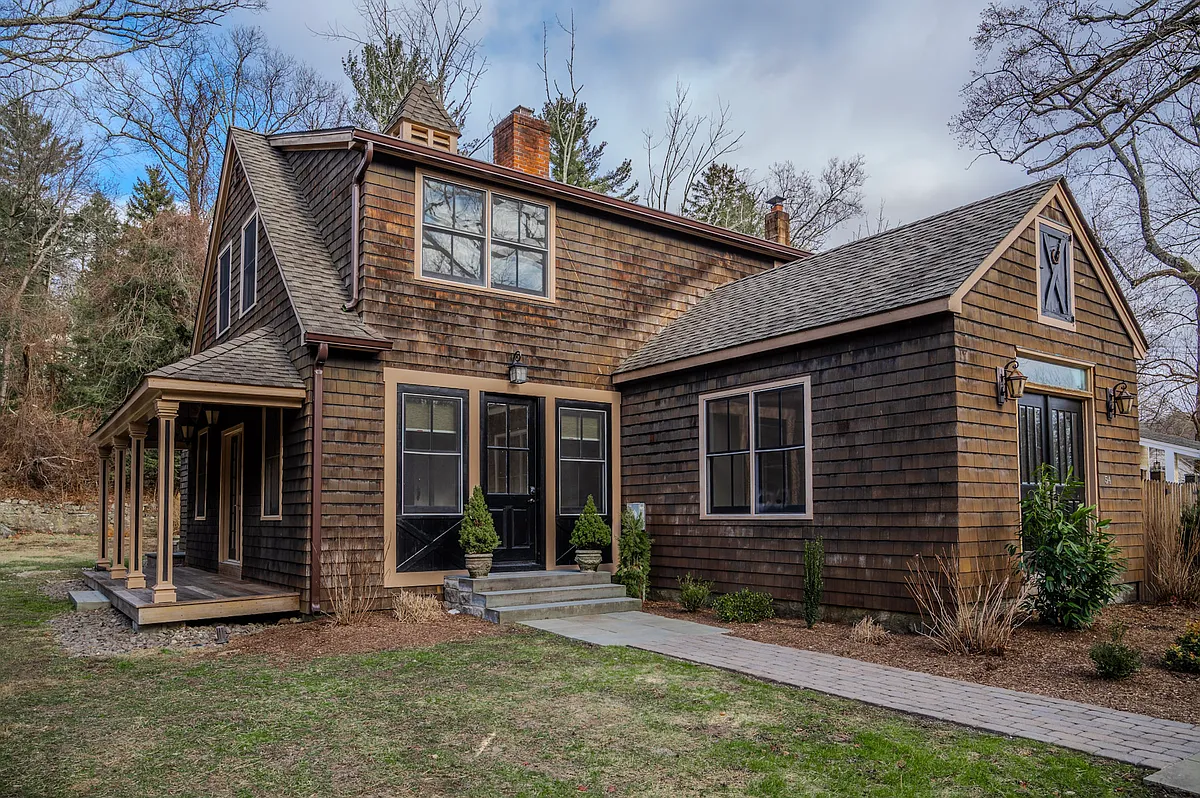 Building Photo - 54 E Lake Stable Rd