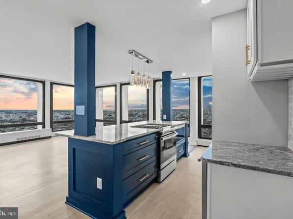 220 Locust St #30GS, Philadelphia, PA 19106
