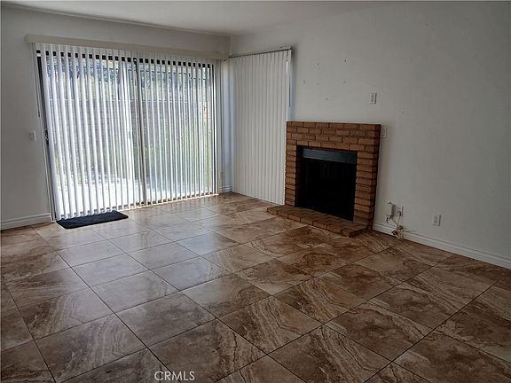 3rd image of 44625 La Paz Rd
