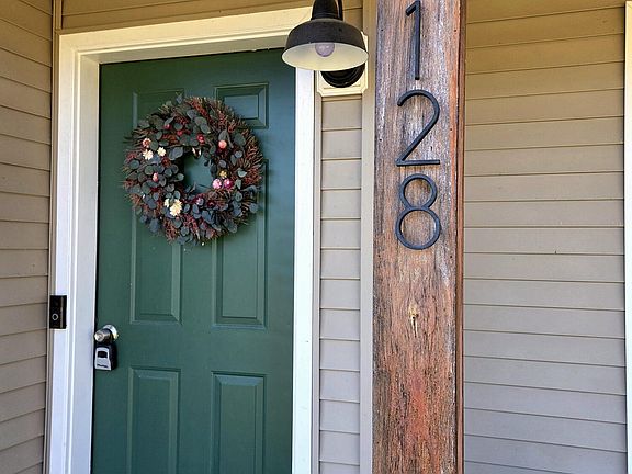 2nd image of 128 Abbey Road