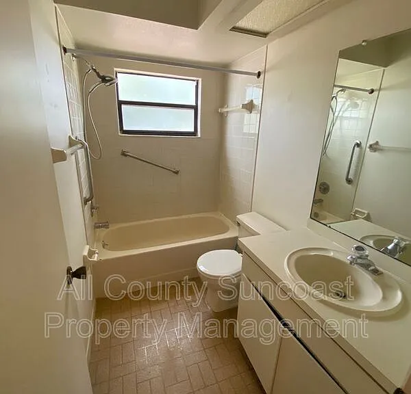 519 Curlew Pl E — Photo 5