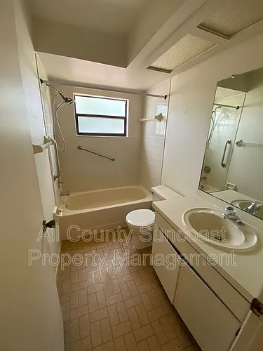 519 Curlew Pl E Photo 1