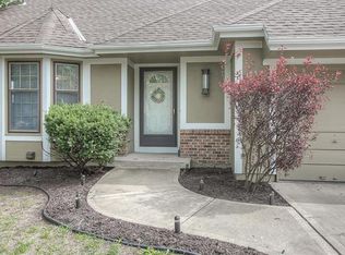 1653 E Sheridan Bridge Ln, Olathe, KS 66062