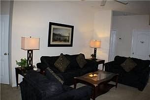 WHI4P108ND-living-area