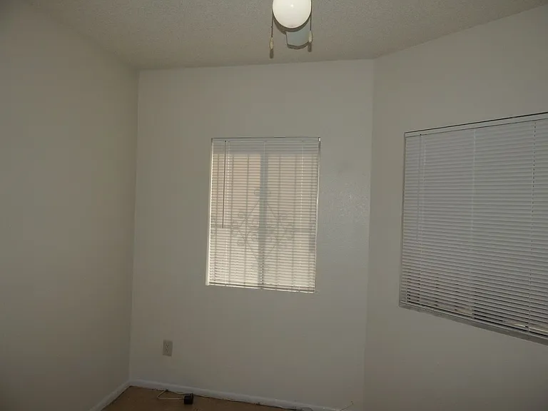 117 E Laguna St — Photo 8