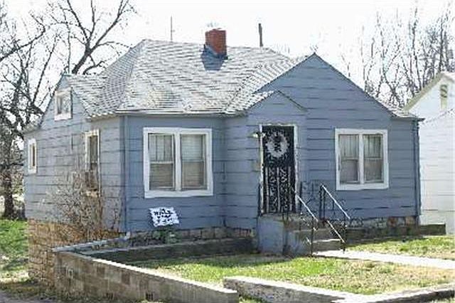 1st image of 3327 Farrow Ave