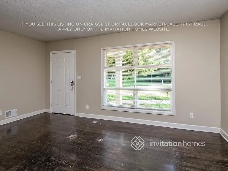2751 Flagstone Dr SE — Photo 2