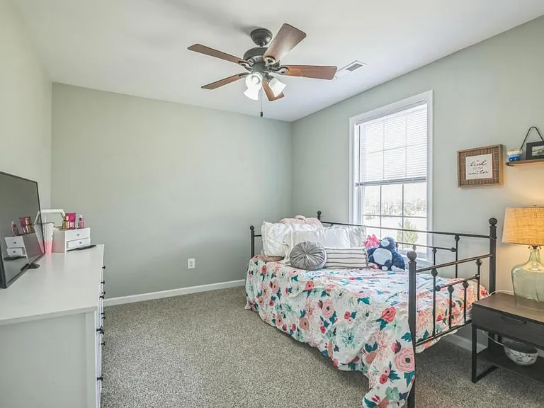 48 Ellison Ct — Photo 18
