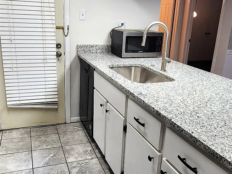 6680 Whispering Oak Pl #6 — Photo 7