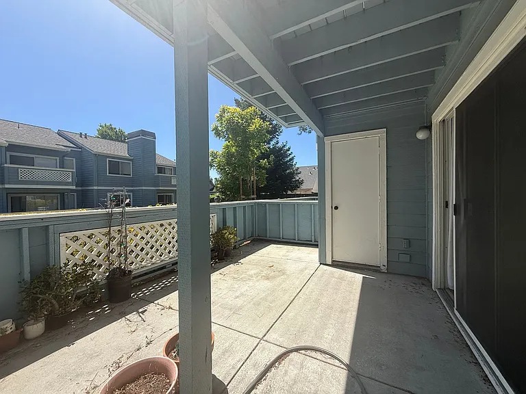 1505 Four Oaks Cir — Photo 5