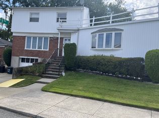 221-10 41st Rd, Bayside, NY 11361