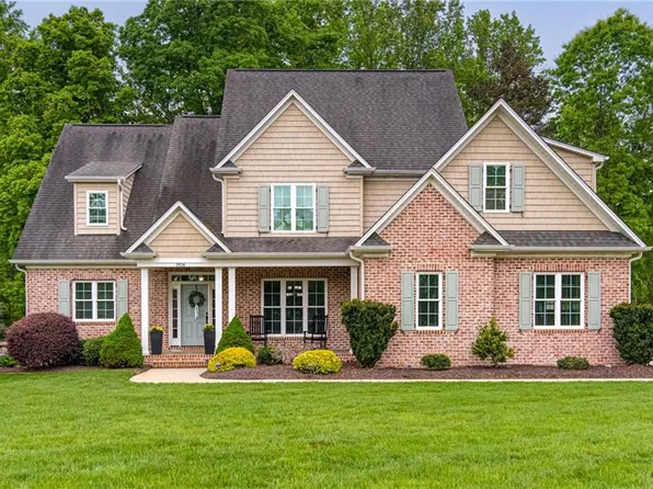 1924 Woodstock Rd, Clemmons, NC 27012