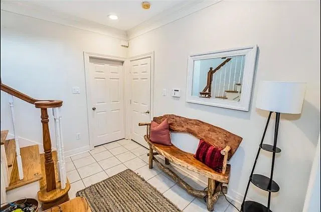 3 bed, 3.5 bath, 2472 sqft, $2,500 — Photo 3