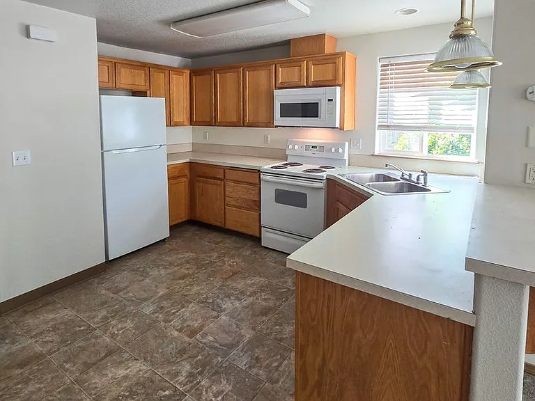 361-363 21st St SE — Photo 6