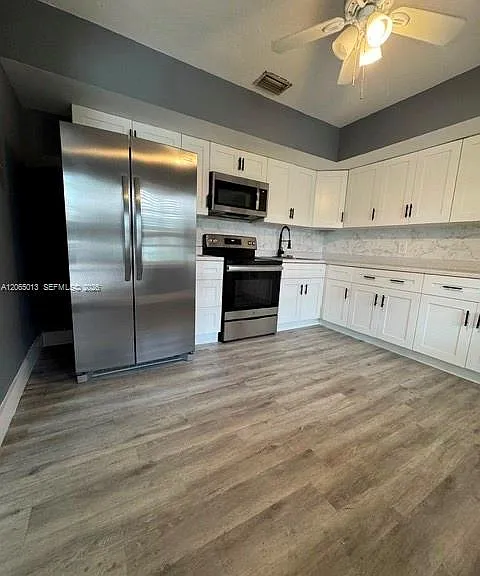 820 SE 12th St #1 — Photo 2