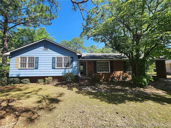 3748 Masters Dr, Hope Mills, NC 28348