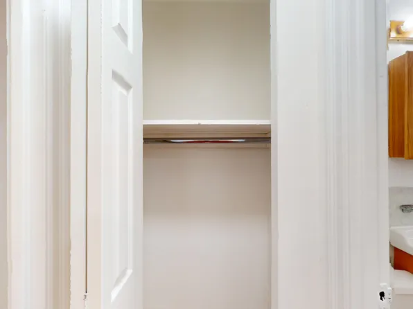 301 East 38th Street image 10 of 25