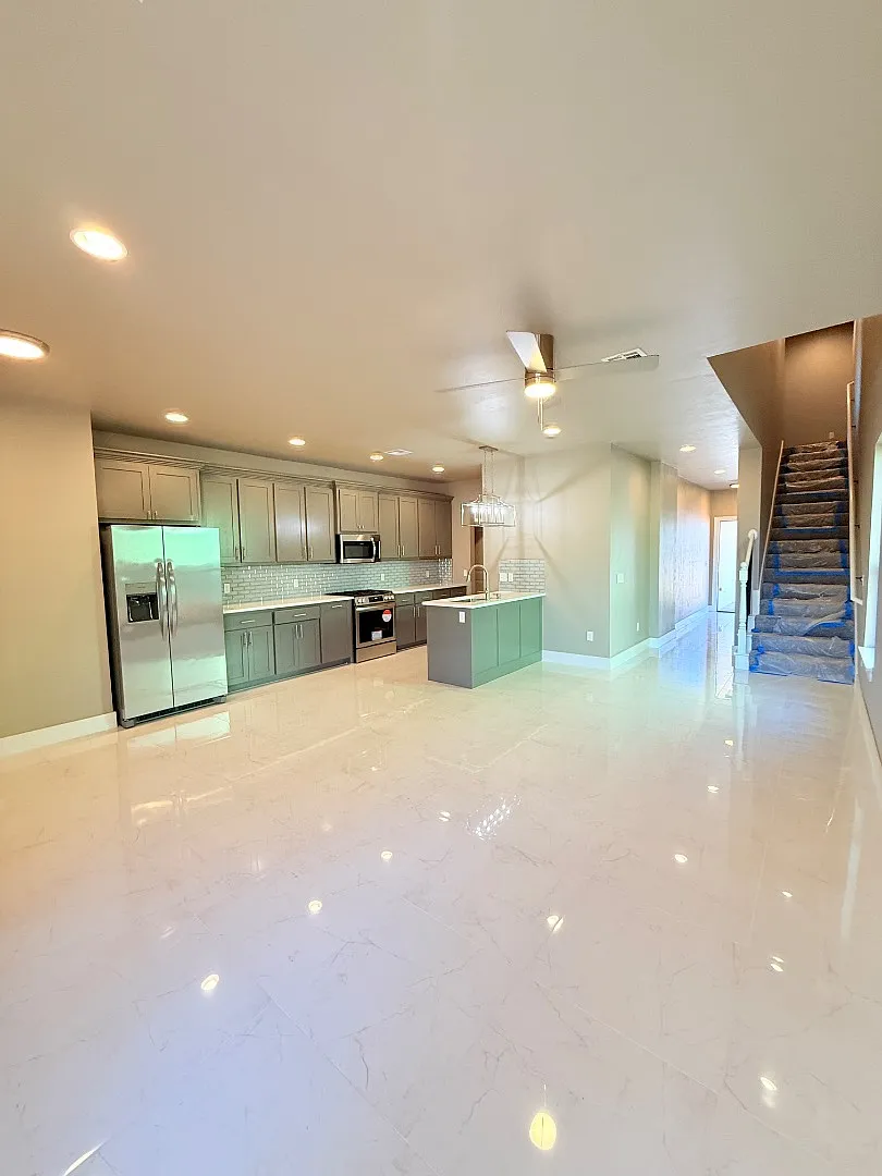 Unit Photo - 621 Abadan Dr