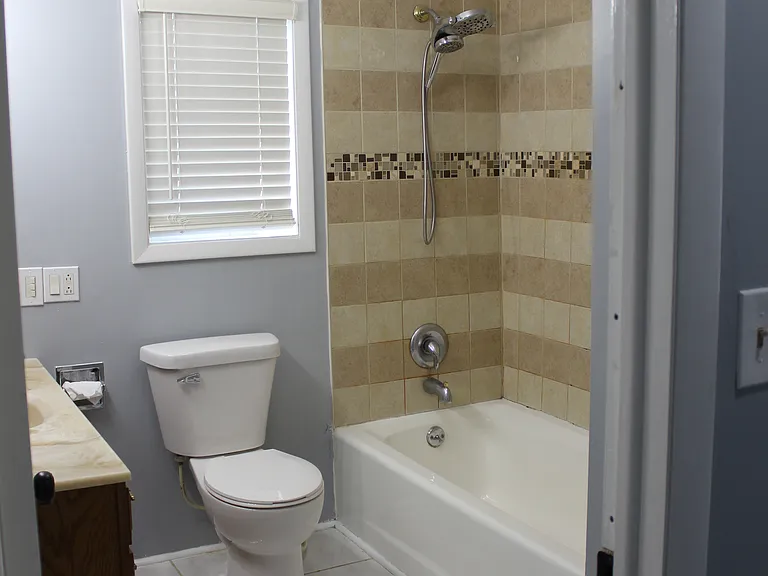 8134 N Merrill St — Photo 26