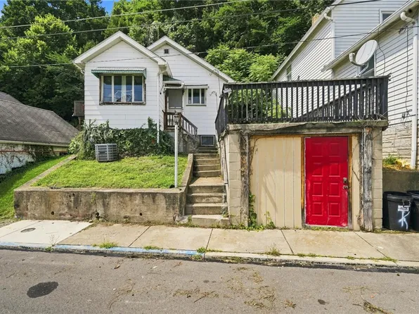 224 Quay St, East Vandergrift, PA 15629